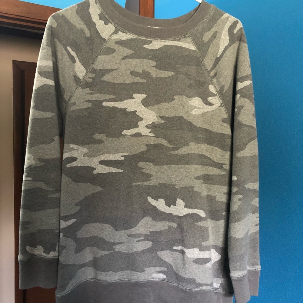 Crew neck